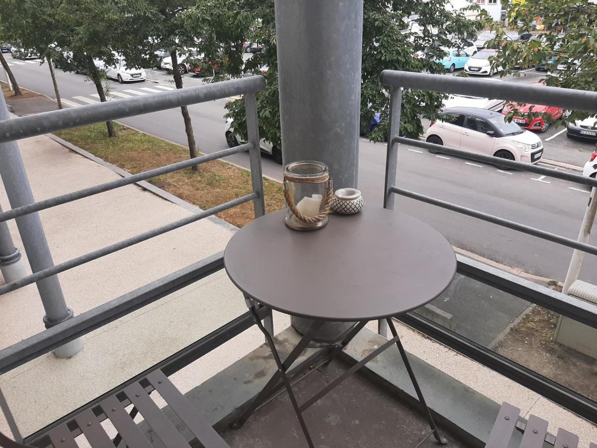Joli Meuble + Parking En Sous Sol Apartment *
