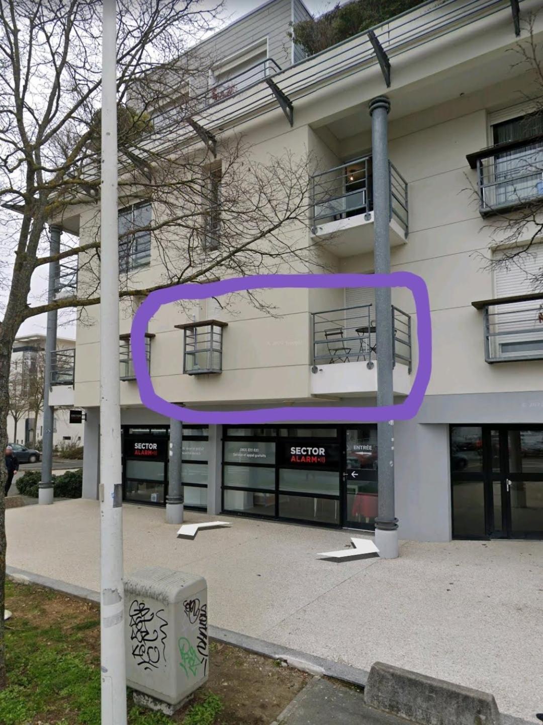 Joli Meuble + Parking En Sous Sol * La Rochelle (Charente-Maritime)